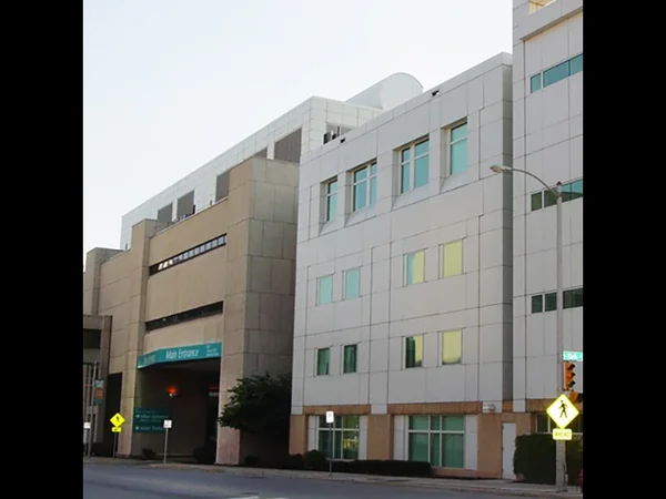 Aurora Sinai Medical Center hospital