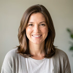 Rachael Nelson logo