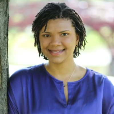 Shantel Collins logo